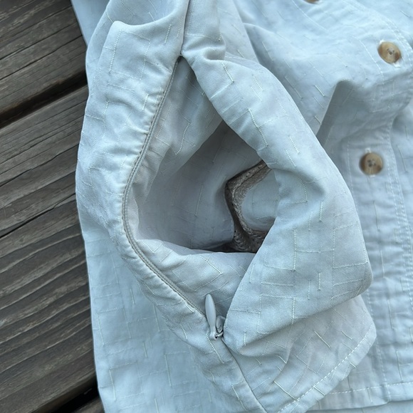 The North Face Button-down Shirt with zippered side pocket - Picture 10 of 16